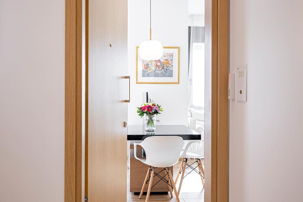 Art-W Executive Apartments Atene Esterno foto